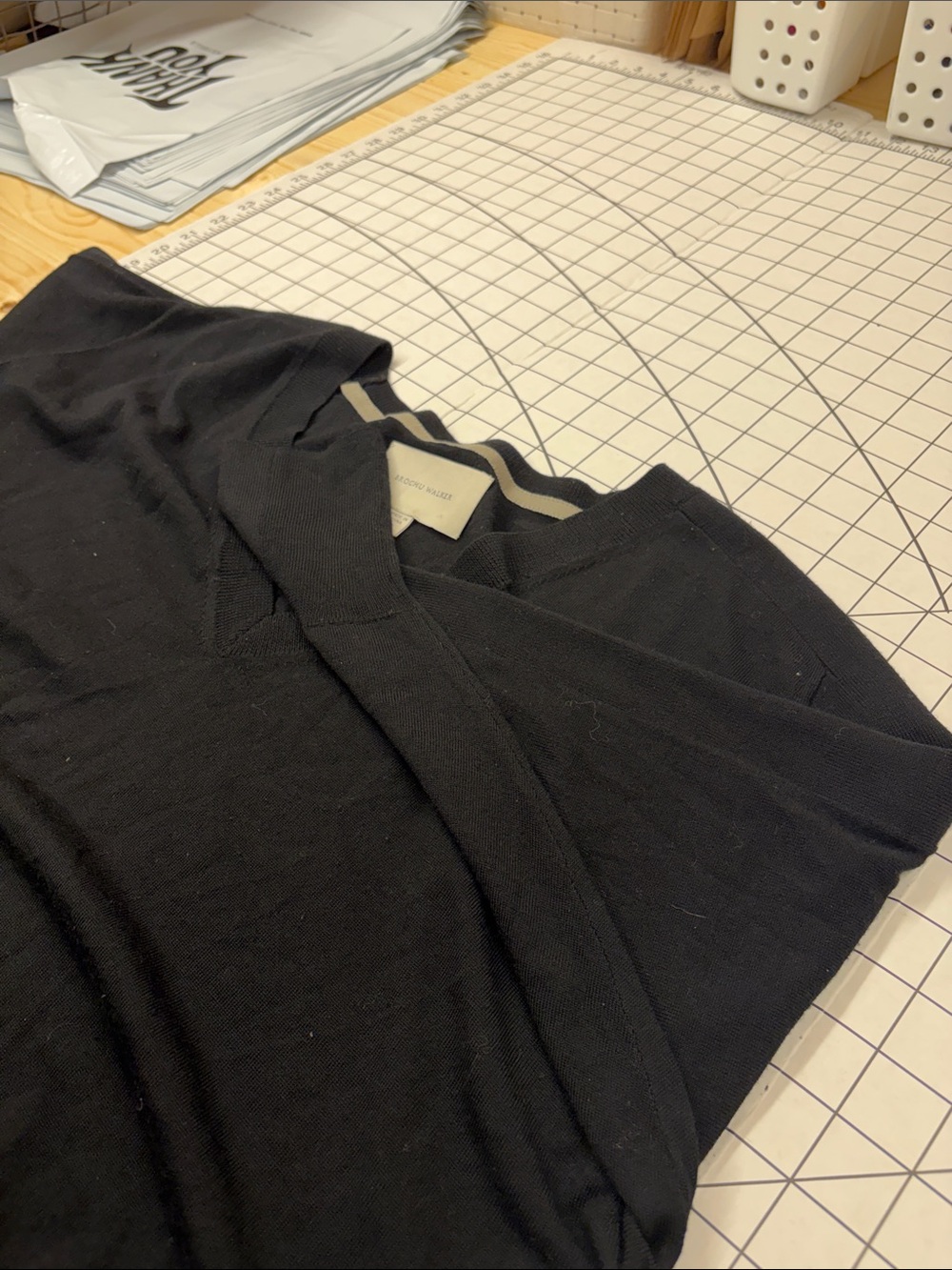 Brochu Walker 100% Wool V-Neck Pullover Sweater Black Size Medium - Picture 10 of 13